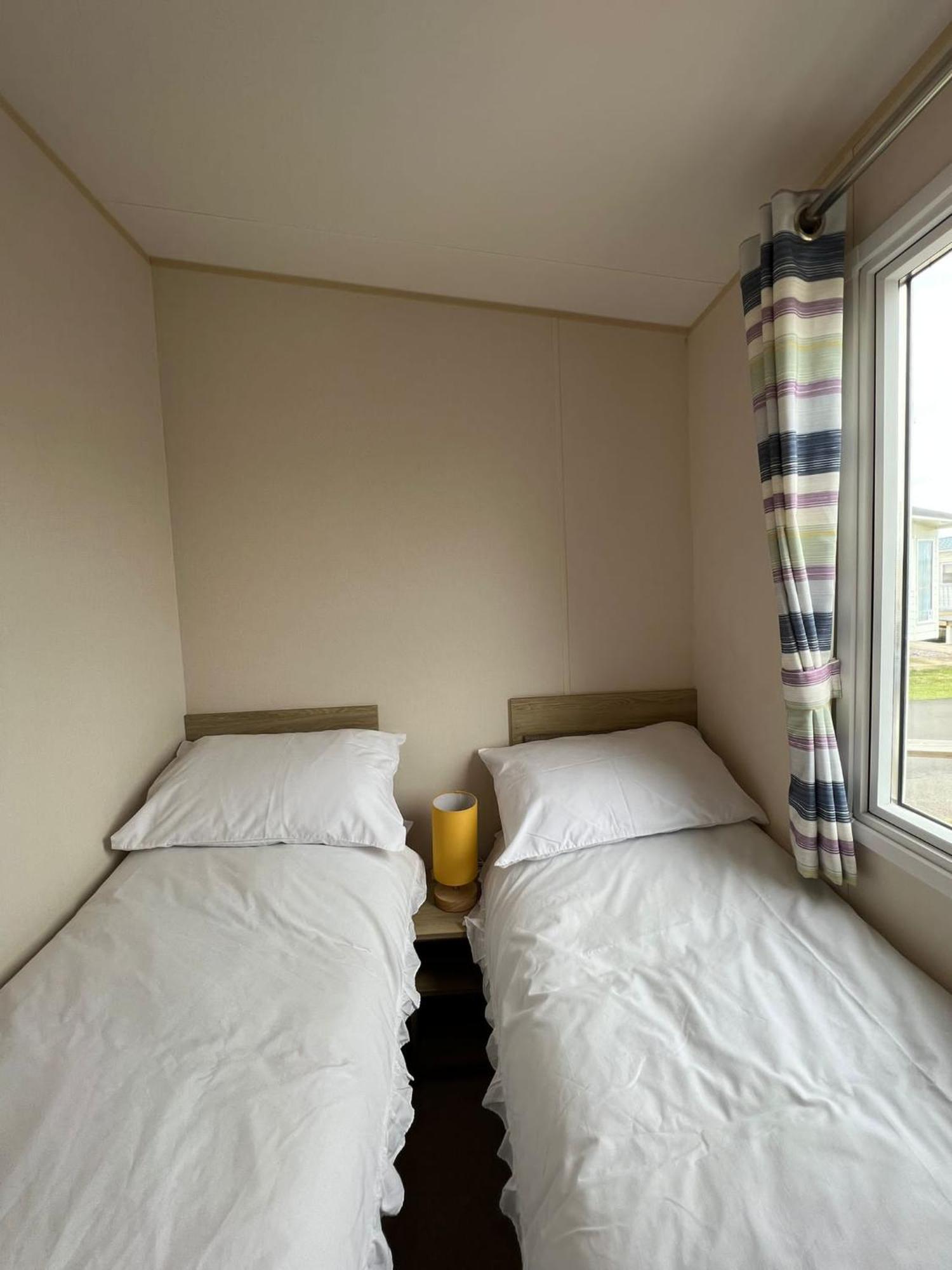 Luxurious Three Bedroom Caravan Jaywick Sands Экстерьер фото