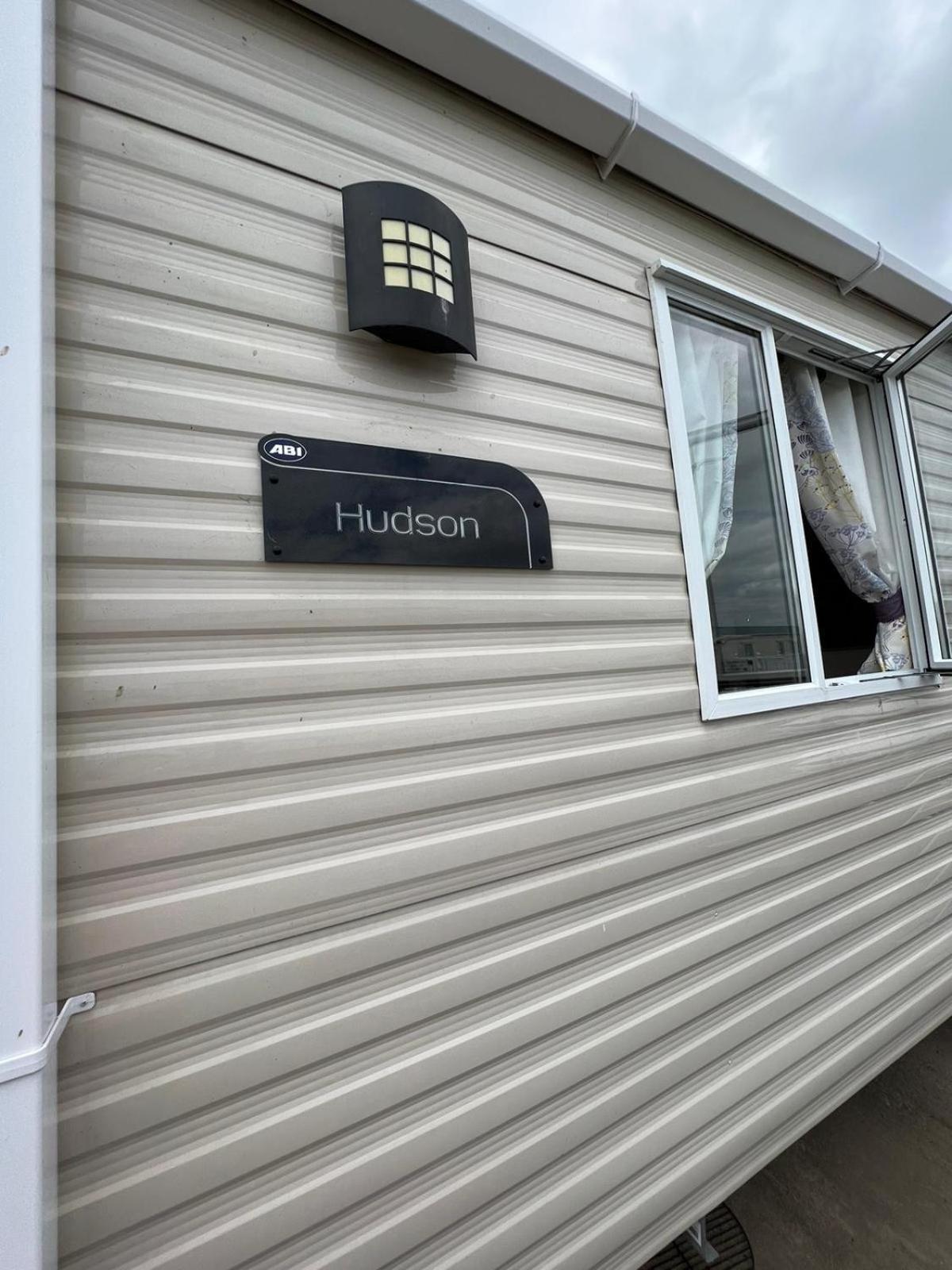 Luxurious Three Bedroom Caravan Jaywick Sands Экстерьер фото