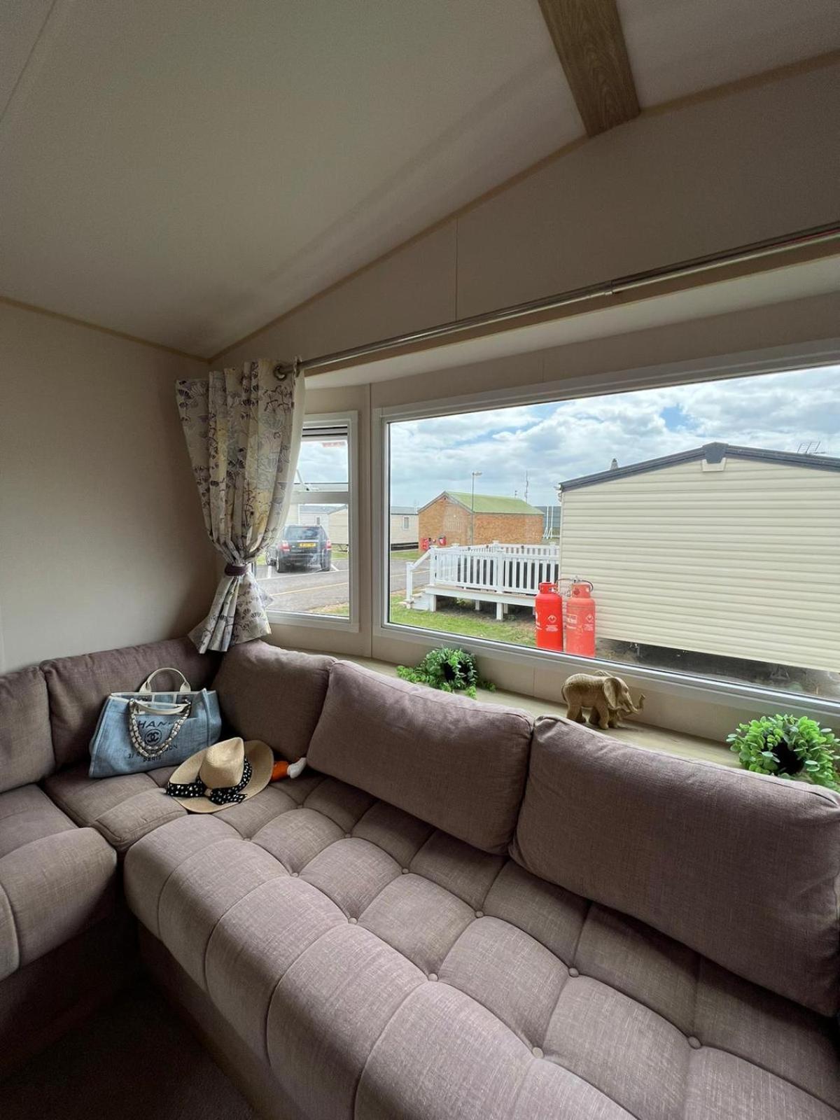 Luxurious Three Bedroom Caravan Jaywick Sands Экстерьер фото