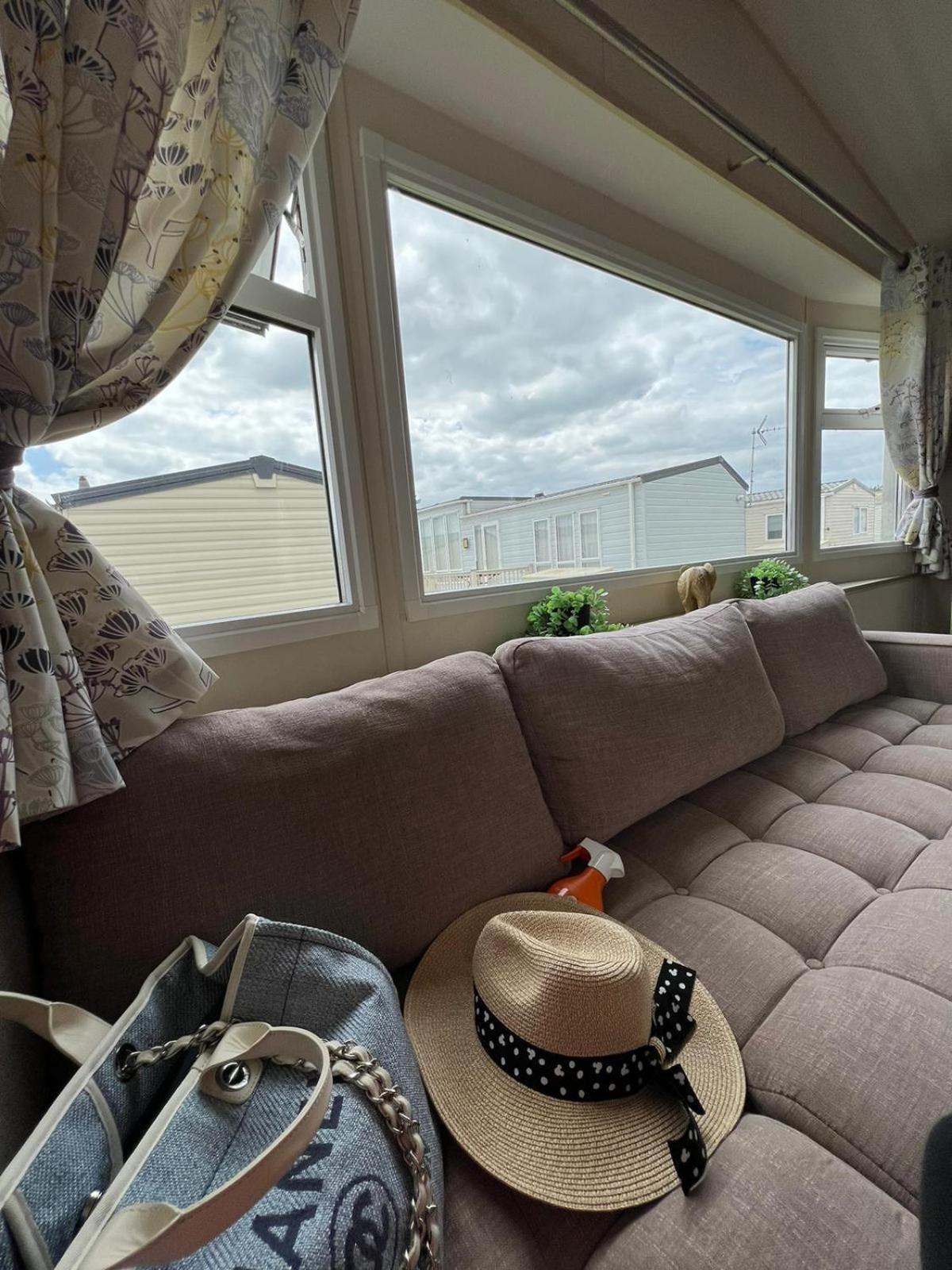 Luxurious Three Bedroom Caravan Jaywick Sands Экстерьер фото